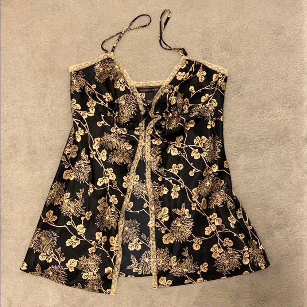 Assortment of robes and chemise nightgowns